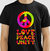 Camiseta hippie: Amor, paz e união.