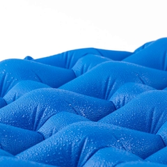 ISOLANTE TÉRMICO INFLAVEL SLEEPING PAD FC-10 AZUL NATUREHIKE - Terratop Aventura