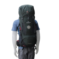 TEST DRIVE MOCHILA AIRCONTACT LITE 45+10L SL CINZA DEUTER