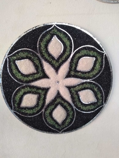 Mandala Estrela Verde Turmalina Negra e Quartzo Branco 45 cm - comprar online