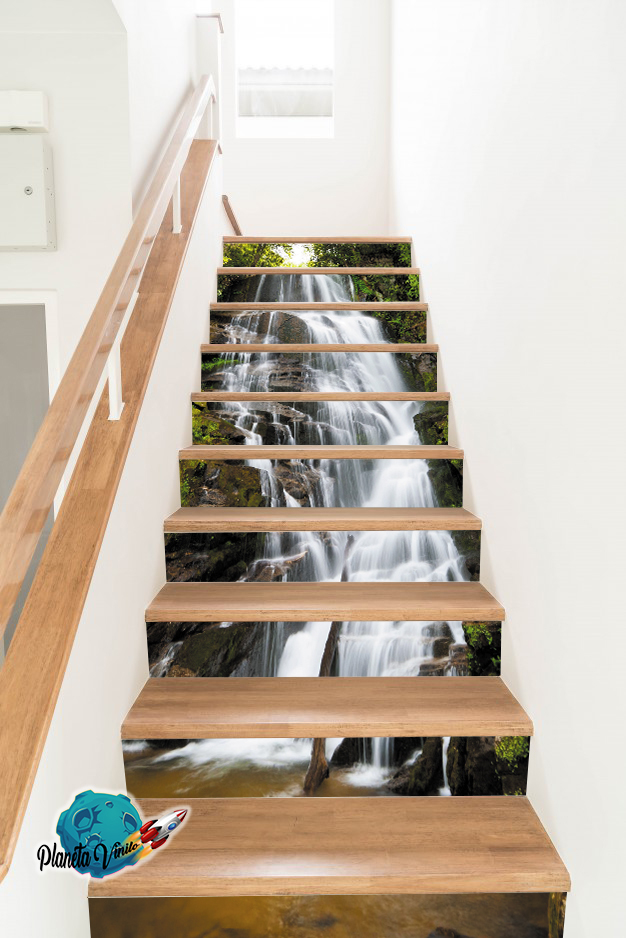 Consigue escaleras nuevas con los vinilos decorativos 