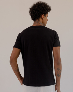 T-SHIRT CLASSIC BASIC PRETO - comprar online