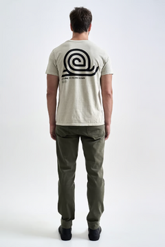 Camiseta Austral Slow Stone Cinza Claro