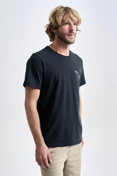 Camiseta Austral Summer Trees Stone Preto Old