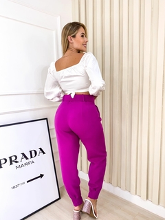 Calça Cenoura Alfaiatária Feminina Punho Ziper - Diozzi | Moda Feminina, Sapatos e Acessórios.