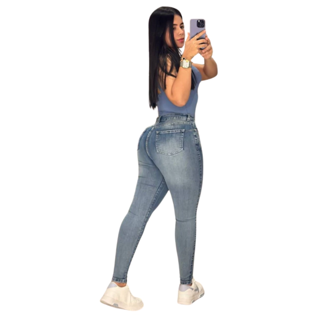 Comprar Pantalón Jeans Skinny Mujer en Onlineshoppingcenterg. ¿Buscas el mejor pantalón jeans skinny mujer? Aquí lo encuentras Comprar pantalón jeans skinny mujer es una de las mejores opciones para lucir un look moderno, elegante y versátil. En Onlineshoppingcenterg ofrecemos una amplia variedad de jeans skinny mujer tiro alto, jeans skinny blancos mujer y muchas opciones más que se adaptan a tu estilo.  ¿Qué significa jeans skinny mujer? El término "jeans skinny mujer" se refiere a pantalones ajustados desde la cadera hasta los tobillos, resaltando la figura y brindando comodidad. Son ideales para outfits casuales y formales, combinándolos con diferentes prendas y accesorios.  Características de los jeans skinny mujer Al elegir tus jeans skinny mujer, es importante considerar:  Ajuste perfecto: Se adaptan a la silueta y brindan un look estilizado.  Tiro alto o bajo: Puedes optar por jeans skinny tiro alto para mayor comodidad o tiro bajo para un estilo juvenil.  Materiales de calidad: Fabricados con algodón y elastano para mayor flexibilidad.  Colores y diseños: Desde jeans skinny rotos mujer hasta jeans skinny blancos mujer.  Encuentra el jeans skinny ideal para ti En Onlineshoppingcenterg tenemos opciones para todas las necesidades:  Jeans skinny mujer tiro alto Perfectos para definir la cintura y alargar las piernas. Combinan bien con blusas ajustadas y tacones.  Jeans skinny rotos mujer Dale un toque rebelde a tu outfit con estos jeans, ideales para un estilo urbano y moderno.  Jeans skinny blancos mujer Una opción fresca y versátil que combina con cualquier prenda, perfecta para días cálidos.  Vaqueros skinny mujer Ideales para un look clásico, con opciones en azul oscuro, negro o desgastado.  ¡Crea outfits increíbles con tus jeans skinny! Los jeans skinny mujer son una pieza clave en cualquier armario. Puedes combinarlos de distintas maneras:  Casual: Con camisetas básicas y zapatillas.  Formal: Con blusas elegantes y tacones.  Deportivos: Con sudaderas y tenis.  ¿Dónde comprar jeans skinny mujer económicos? Si buscas jeans skinny mujer ofertas, en Onlineshoppingcenterg tenemos precios accesibles y descuentos exclusivos. Además, ofrecemos envío rápido y garantía de calidad.  ¡Compra hoy mismo tu pantalón jeans skinny mujer! Explora nuestra colección y elige entre jeans super skinny mujer, jeans slim fit mujer y muchas más opciones. No esperes más y luce espectacular con nuestros jeans de moda.    Onlineshoppingcenterg, tu tienda de confianza para comprar pantalón jeans skinny mujer.