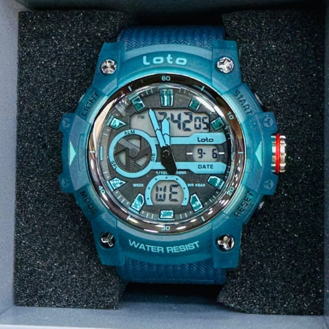 Comprar Reloj Loto Hombre en Onlineshoppingcenterg. Si estás buscando el accesorio perfecto para complementar tu estilo, un reloj Loto hombre es la opción ideal. En Onlineshoppingcenterg, te ofrecemos una amplia gama de relojes Lotus para hombre que combinan elegancia, calidad y funcionalidad. Descubre por qué estos relojes son tan populares y encuentra el modelo que mejor se adapta a tus necesidades.  ¿De dónde es la marca de relojes Loto? Antes de hablar de las características de los relojes Loto hombre, es importante conocer su origen. La marca Lotus pertenece al grupo Festina, una compañía de relojería española reconocida internacionalmente por su diseño innovador y calidad excepcional. Desde su fundación, Lotus ha sido sinónimo de relojes modernos y sofisticados.    ¿Por qué comprar un reloj Loto hombre? Los relojes Lotus hombre destacan por su equilibrio entre diseño y funcionalidad. A continuación, te mostramos algunas razones para elegir uno:  1. Diseño elegante y versátil Ya sea que prefieras un reloj Lotus hombre dorado, un modelo de acero inoxidable o un diseño más deportivo, Lotus tiene algo para cada estilo. Sus acabados sofisticados se adaptan a cualquier ocasión, desde eventos formales hasta reuniones informales.  2. Alta calidad Los materiales de los relojes Lotus hombre, como el acero inoxidable, garantizan durabilidad y resistencia. Además, la marca incorpora tecnología de precisión para ofrecer relojes confiables.  3. Amplia variedad  En nuestra tienda, encontrarás una amplia selección, como el reloj Lotus hybrid, el smartwatch Lotus hombre, o los clásicos cronógrafos como el reloj Lotus cronógrafo. Además, disponemos de modelos como el reloj Lotus hombre esfera verde y el reloj Lotus azul hombre, que destacan por sus detalles únicos.  4. Precio competitivo  Los relojes Lotus hombre precios son accesibles para una marca de alta gama. En Onlineshoppingcenterg, ofrecemos precios competitivos y descuentos exclusivos.    ¿Relojes Loto son buenos? ¡Definitivamente sí! Los relojes Lotus hombre son conocidos por su calidad y diseño. Tanto si buscas un reloj Lotus hombre elegante como uno deportivo, puedes estar seguro de que obtendrás un producto duradero y con estilo.  Modelos populares de relojes Loto hombre En Onlineshoppingcenterg, tenemos los modelos más demandados:  Reloj Lotus hombre dorado Este modelo destaca por su acabado en dorado, perfecto para quienes buscan un accesorio llamativo y sofisticado.  Reloj Lotus hombre acero Si prefieres algo más discreto y resistente, los modelos en acero inoxidable son una excelente opción.  Smartwatch Lotus hombre La combinación perfecta de tecnología y estilo. Ideales para los amantes de los gadgets modernos.  Reloj Lotus Freedom Con un diseño deportivo y juvenil, este modelo es perfecto para quienes buscan comodidad y estilo.  Reloj Lotus minimalista hombre Para los que prefieren un diseño sencillo pero elegante, este modelo es una apuesta segura.    Consejos para comprar un reloj Loto hombre Define tu estilo: Si buscas un accesorio elegante, elige modelos como el reloj Lotus hombre dorado. Para un uso diario, los modelos de acero o minimalistas son ideales.  Consulta el catálogo: En Onlineshoppingcenterg, contamos con un catálogo de relojes Lotus hombre completo con descripciones detalladas.  Compara precios: Aprovecha nuestras ofertas en relojes Lotus hombre baratos y encuentra el mejor precio en línea.  Comprar reloj Loto hombre en Colombia Si te preguntas dónde comprar un reloj Lotus hombre precio Colombia, nuestra tienda online es la mejor opción. Ofrecemos envíos rápidos, garantía de calidad y los mejores precios del mercado.    ¡Encuentra tu reloj Loto hombre ideal en Onlineshoppingcenterg! Explora nuestra colección de relojes Lotus hombre y elige el modelo perfecto para ti o como regalo. Ya sea que busques un reloj Lotus inteligente hombre o un cronógrafo clásico, en Onlineshoppingcenterg tenemos lo que necesitas. ¡Compra ahora y mejora tu estilo con un reloj Lotus!