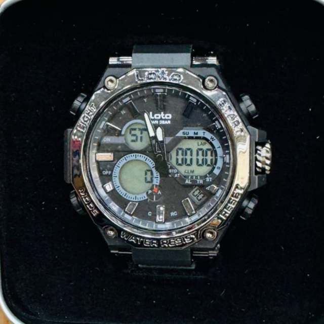 Comprar Reloj Loto Wr 3Bar Hombre en Onlineshoppingcenterg. Si estás buscando el accesorio perfecto para complementar tu estilo, un reloj Loto hombre es la opción ideal. En Onlineshoppingcenterg, te ofrecemos una amplia gama de relojes Lotus para hombre que combinan elegancia, calidad y funcionalidad. Descubre por qué estos relojes son tan populares y encuentra el modelo que mejor se adapta a tus necesidades.  ¿De dónde es la marca de relojes Loto Wr 3Bar? Antes de hablar de las características de los relojes Loto hombre, es importante conocer su origen. La marca Lotus pertenece al grupo Festina, una compañía de relojería española reconocida internacionalmente por su diseño innovador y calidad excepcional. Desde su fundación, Lotus ha sido sinónimo de relojes modernos y sofisticados.    ¿Por qué comprar un reloj Loto hombre? Los relojes Lotus hombre destacan por su equilibrio entre diseño y funcionalidad. A continuación, te mostramos algunas razones para elegir uno:  1. Diseño elegante y versátil Ya sea que prefieras un reloj Lotus hombre dorado, un modelo de acero inoxidable o un diseño más deportivo, Lotus tiene algo para cada estilo. Sus acabados sofisticados se adaptan a cualquier ocasión, desde eventos formales hasta reuniones informales.  2. Alta calidad Los materiales de los relojes Lotus hombre, como el acero inoxidable, garantizan durabilidad y resistencia. Además, la marca incorpora tecnología de precisión para ofrecer relojes confiables.    3. Amplia variedad En nuestra tienda, encontrarás una amplia selección, como el reloj Lotus hybrid, el smartwatch Lotus hombre, o los clásicos cronógrafos como el reloj Lotus cronógrafo. Además, disponemos de modelos como el reloj Lotus hombre esfera verde y el reloj Lotus azul hombre, que destacan por sus detalles únicos.  4. Precio competitivo Los relojes Lotus hombre precios son accesibles para una marca de alta gama. En Onlineshoppingcenterg, ofrecemos precios competitivos y descuentos exclusivos.  ¿Relojes Loto Wr 3Bar son buenos? ¡Definitivamente sí! Los relojes Lotus hombre son conocidos por su calidad y diseño. Tanto si buscas un reloj Lotus hombre elegante como uno deportivo, puedes estar seguro de que obtendrás un producto duradero y con estilo.    Modelos populares de relojes Loto Wr 3 bar hombre En Onlineshoppingcenterg, tenemos los modelos más demandados:  Reloj Lotus hombre dorado Este modelo destaca por su acabado en dorado, perfecto para quienes buscan un accesorio llamativo y sofisticado.  Reloj Lotus hombre acero Si prefieres algo más discreto y resistente, los modelos en acero inoxidable son una excelente opción.  Smartwatch Lotus hombre La combinación perfecta de tecnología y estilo. Ideales para los amantes de los gadgets modernos.  Reloj Lotus Freedom Con un diseño deportivo y juvenil, este modelo es perfecto para quienes buscan comodidad y estilo.  Reloj Lotus minimalista hombre Para los que prefieren un diseño sencillo pero elegante, este modelo es una apuesta segura.  Consejos para comprar un reloj Loto Wr 3Bar hombre Define tu estilo: Si buscas un accesorio elegante, elige modelos como el reloj Lotus hombre dorado. Para un uso diario, los modelos de acero o minimalistas son ideales.  Consulta el catálogo: En Onlineshoppingcenterg, contamos con un catálogo de relojes Lotus hombre completo con descripciones detalladas.  Compara precios: Aprovecha nuestras ofertas en relojes Lotus hombre baratos y encuentra el mejor precio en línea.  Comprar reloj Loto Wr 3Bar hombre en Colombia Si te preguntas dónde comprar un reloj Lotus hombre precio Colombia, nuestra tienda online es la mejor opción. Ofrecemos envíos rápidos, garantía de calidad y los mejores precios del mercado.    ¡Encuentra tu reloj Loto Wr 3Bar hombre ideal en Onlineshoppingcenterg! Explora nuestra colección de relojes Lotus hombre y elige el modelo perfecto para ti o como regalo. Ya sea que busques un reloj Lotus inteligente hombre o un cronógrafo clásico, en Onlineshoppingcenterg tenemos lo que necesitas. ¡Compra ahora y mejora tu estilo con un reloj Lotus!