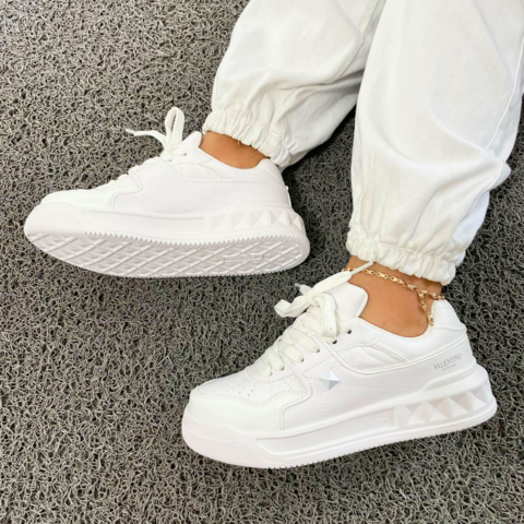 Tenis blancos valentino store