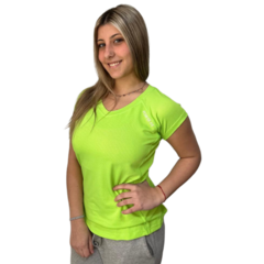 Imagen de Remera Deportiva De Entrenamiento Mujer Dry Fit Verde