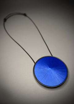 Colar Círculo com Borda Azul - G - comprar online