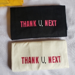 Camiseta Ariana Grande - Thank U, next na internet