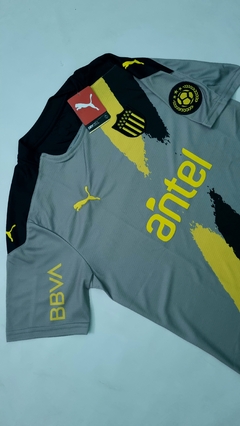 Peñarol 2021 (away) na internet