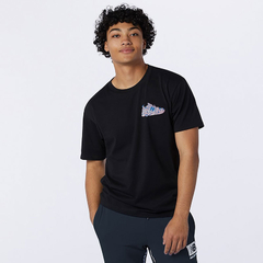 REMERA NEW BALANCE ATHLETICS ARTIST CABALLERO ALGODON NEGRO