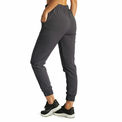 PANTALON REVES KYMI PLANO ELASTIZADO GRIS - sommerdeportes