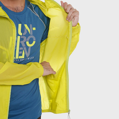 CAMPERA ROMPEVIENTO MONTAGNE METRIC AMARILLO - sommerdeportes