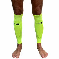 PANTORRILLERA DE FUTBOL 16360 AMARILLO FLUOR - comprar online