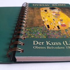 Agenda Diaria KLIMT Tapa Dura Ring Wire/ MODELO 223/ Der Kuss 2 (Póster Verde), GUSTAV KLIMT (1908) - comprar online