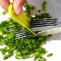 Tesoura Corta e Pica Para Temperos Ervas Saladas 5 Lâminas - comprar online