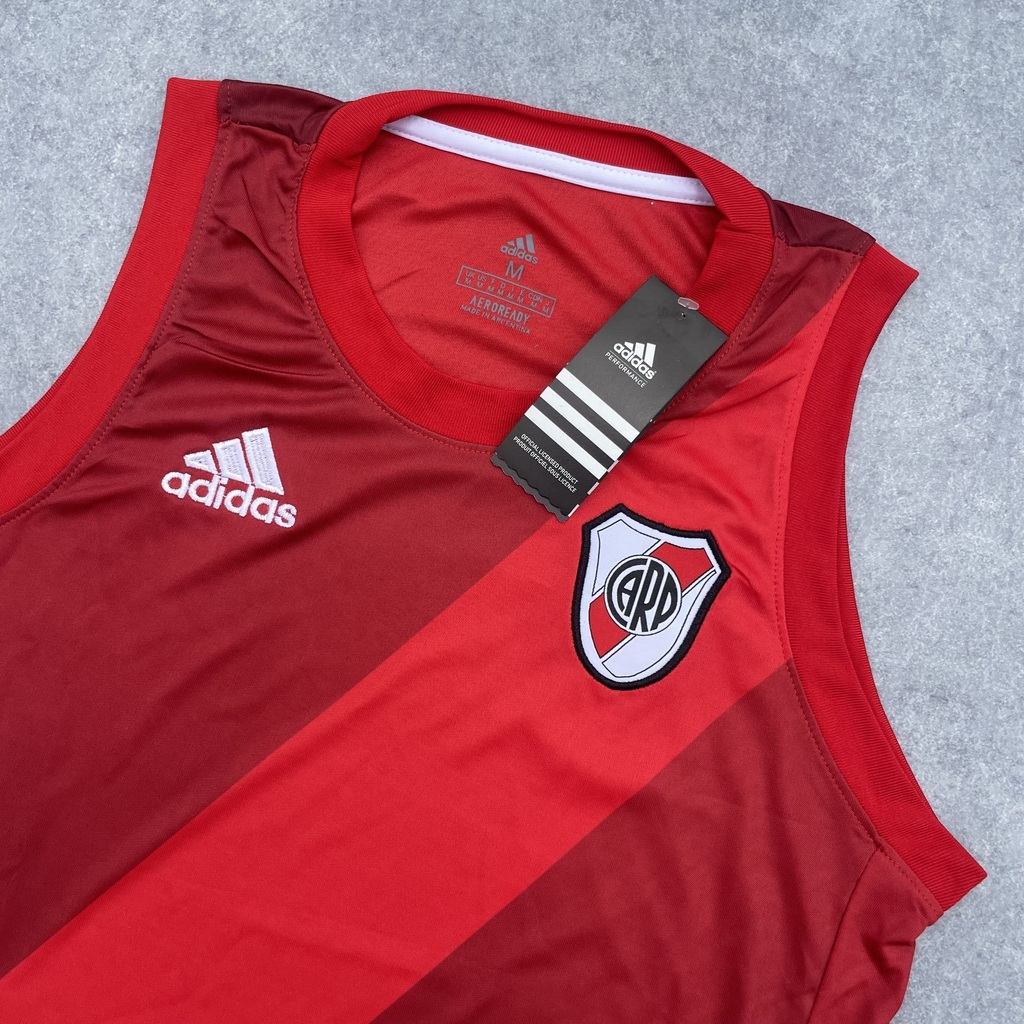 MUSCULOSA DE BASQUET ALTERNATIVA DE RIVER
