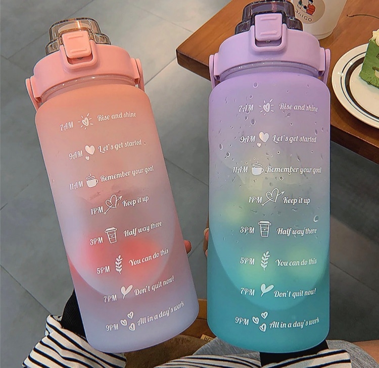 botella motivacional 2 litros con stickers - Mio Bazar
