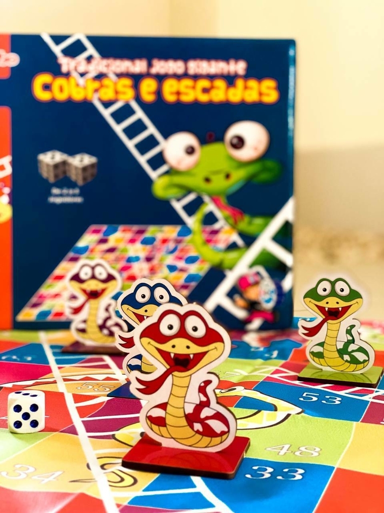 Tradicional Jogo Cobras e Escadas Gigante - Conceito Básico - Jogo de Dados  e Tabuleiro