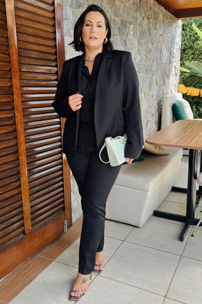 Blazer Bruna Feminino Alfaiataria Acinturado Preto