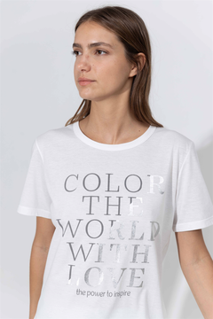 REMERA WORLD (INEDITA) - comprar online