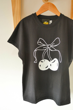 Remera Cherry Bow - Miniboss | Tienda de ropa de niña y niño + Accesorios | Ropa Aesthetic