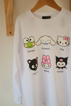 Remera oversize Kitty and Friends - comprar online