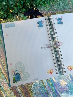 CADERNO COLEGIAL STITCH - PAPELARIA ANANDA