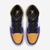Tênis Air Jordan 1 Mid 'Lakers' na internet