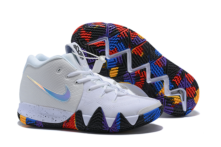 T NIS NIKE KYRIE 4 NCAA BRANCO Sportsneakers