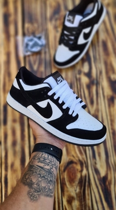 Tênis af1 SB Dunk Low preto/branco - Santorini Griffes