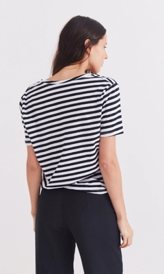 REMERA RAYADA LYON Comprar en HUBERTA