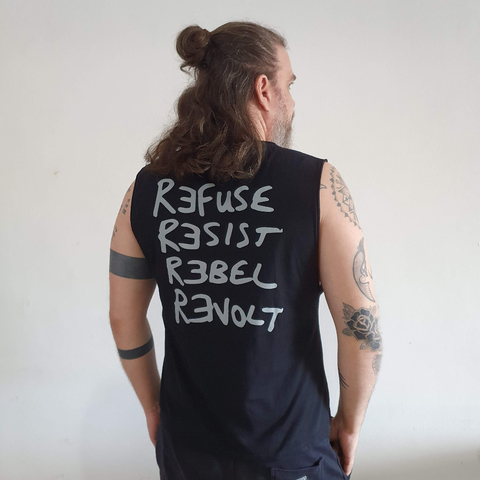 Camiseta Refuse Resist - comprar online