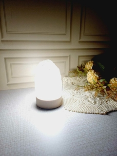 LUMINARIA COM PEDRA NATURAL QUARTZO BRANCO - Cordão de Luz Joias Finas