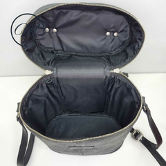 Bolso matero de cuero de búfalo e interior con tela impermeable y correa regulable