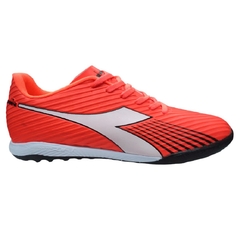 BOTIN FUSION GRIP 4 TF 39/45 COR/BCO/NEG DIADORA (142100100010) - Mundo Sport