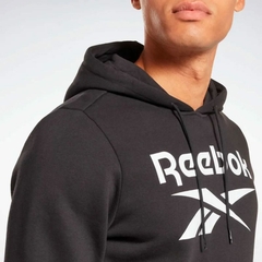 CANGURO RI Big Stacked Logo Hood FT AR - BLACK MEN REEBOK (AR54802) en internet