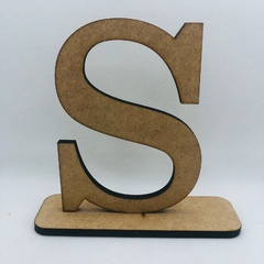 LETRA S 3D EM MDF COM BASE 15 CM - UNIDADE