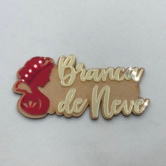 APLIQUE EM MDF C/ ACRÍLICO BRANCA DE NEVE PARA PORTA CHOCOLATE 12 CM - UNIDADE