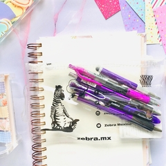 Kit de Escritura Zebra X5 Unidades en tonos Violetas + Estuche