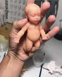 Bebê Reborn silicone sólido mini bebê