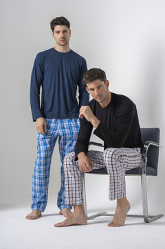 Pijama remera de bamboo con pantalón escocés - ART 900