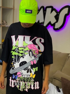 CAMISETA PREMIUM MKS - TRIPPIN CAVEIRA '' FLUORESCENTE UV '' - MKS