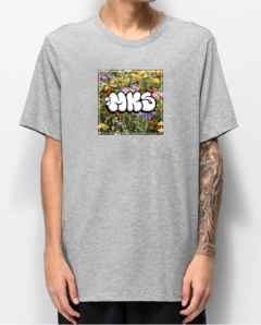 CAMISETA COMUM '' BOX MKS FLORES '' na internet