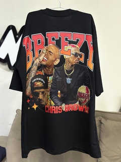 CAMISETA PREMIUM MKS - CHRIS BROWN - BREEZY - ESTAMPA FRENTE E COSTAS - MKS