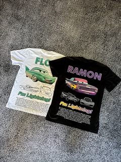 CONJUNTO CAMISETA DE CASAL CARROS '' RAMON E FLO DESCRIPTIVE “ ESTAMPA FRENTE E COSTAS - comprar online