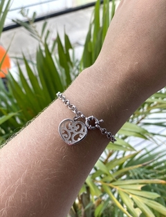 Pulseira Elo Português e Pingente Coração Detalhado - Banhado a Ródio Branco - comprar online